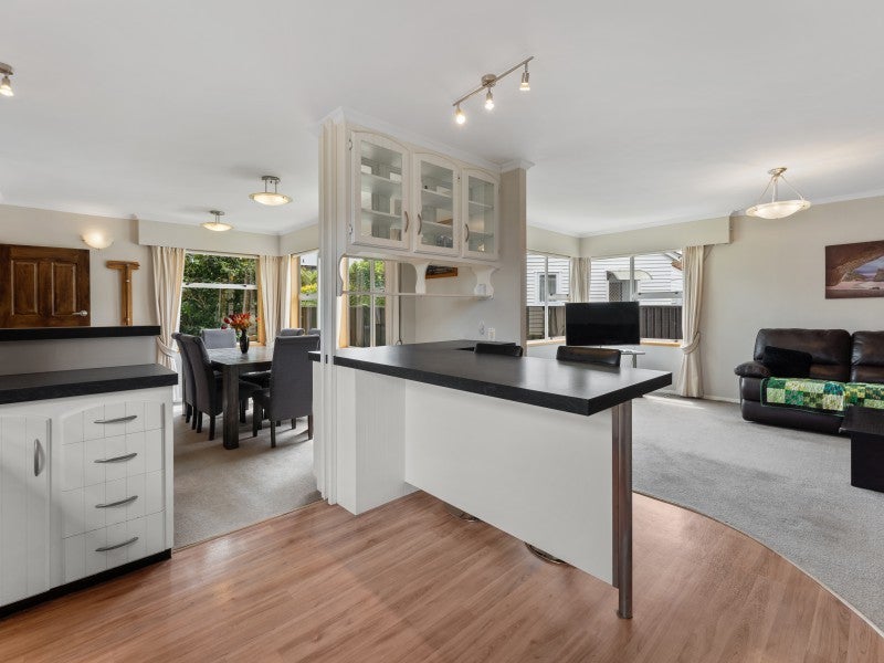 7 Kilmister Grove, Boulcott, Lower Hutt - Carousel 2