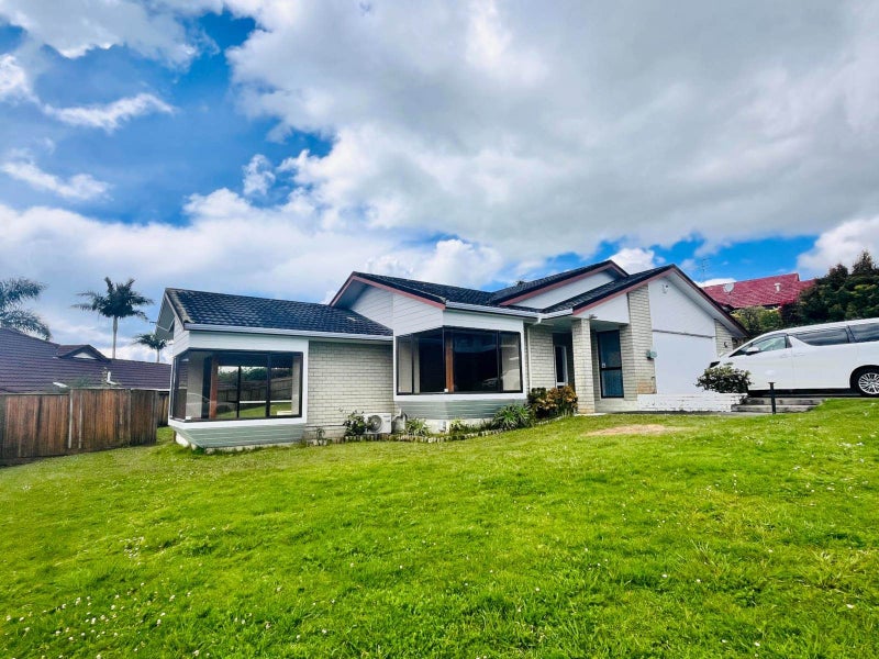 50 Oliver Road, Eastern Beach, Auckland - Carousel 1