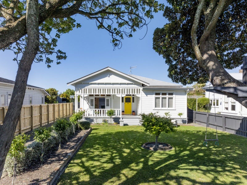 69 Nelson Crescent, Napier South, Napier - Carousel 1