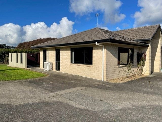 8 Frank Knight Place, Waiuku, Waiuku - Carousel 16