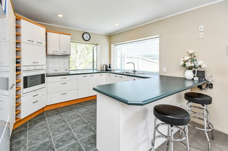 91 Rushgreen Avenue, Pahurehure, Papakura - Carousel 2