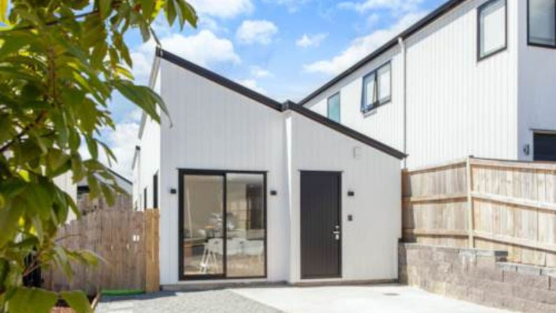 35 Morus Road, Massey, Auckland - Carousel 1