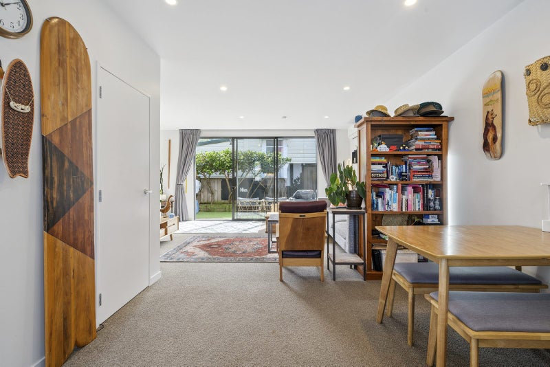 5/74 Derwent Street, Island Bay, Wellington - Carousel 1