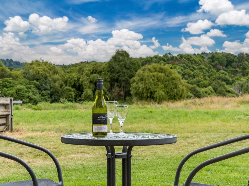 12 Pukatea Lane, Kinloch, Taupō - Carousel 1