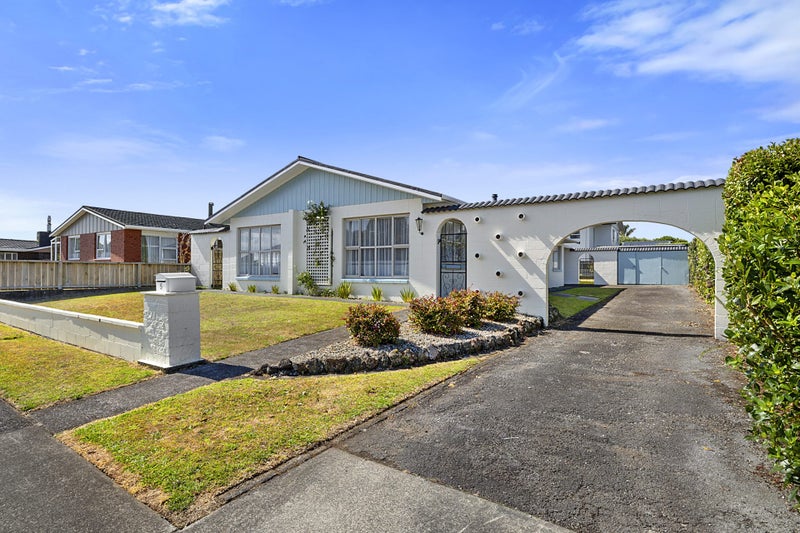 5 Wesley Avenue, Frankleigh Park, New Plymouth - Carousel 1