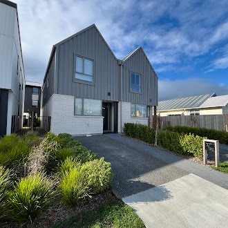 2/130 Richmond Street, Petone, Lower Hutt - Carousel 1