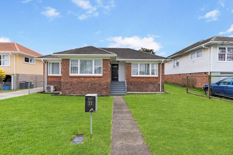 25 McRae Road, Mount Wellington, Auckland - Carousel 1