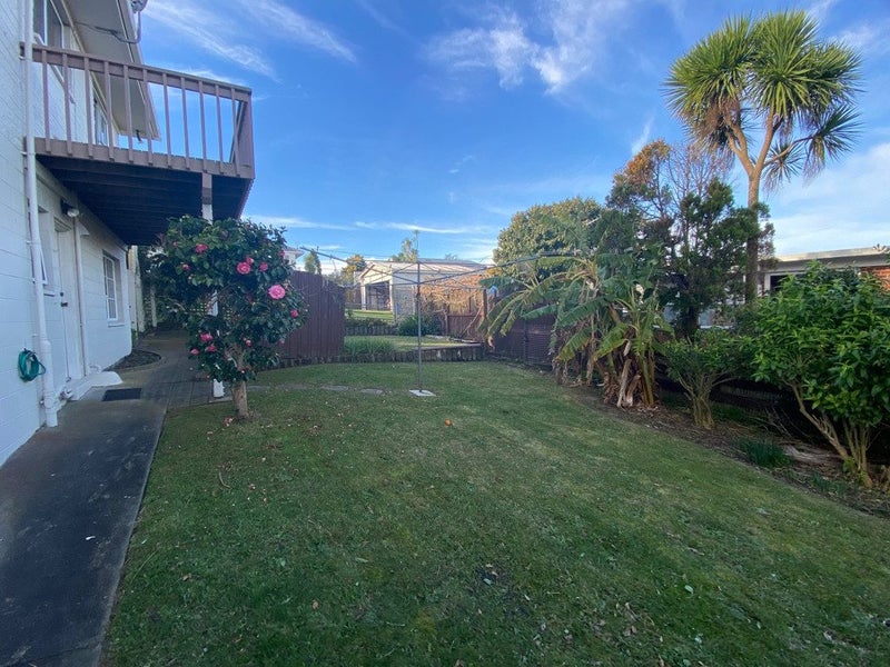 2/1 Folkestone Street, Murrays Bay, Auckland - Carousel 22