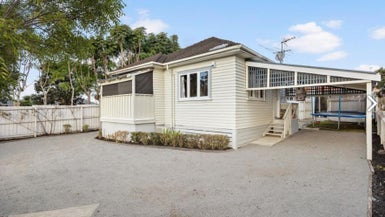 1/245 Pakuranga Road, Pakuranga, Auckland - Carousel 1