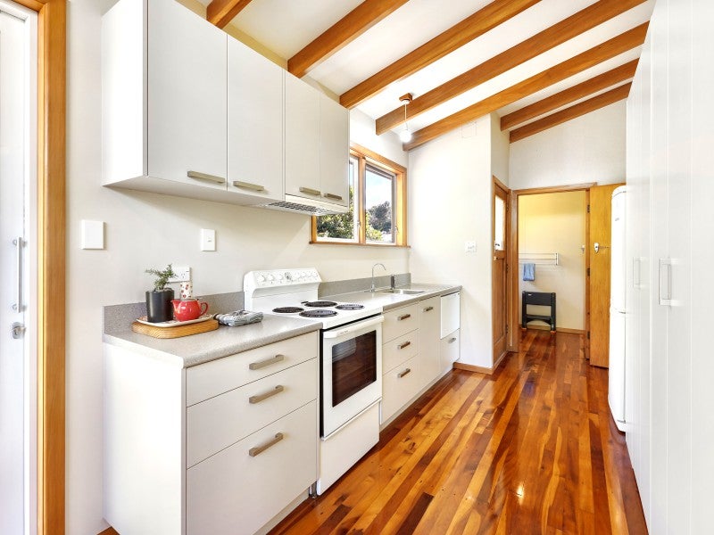 6 Cotswold Crescent, Newlands, Wellington - Carousel 2