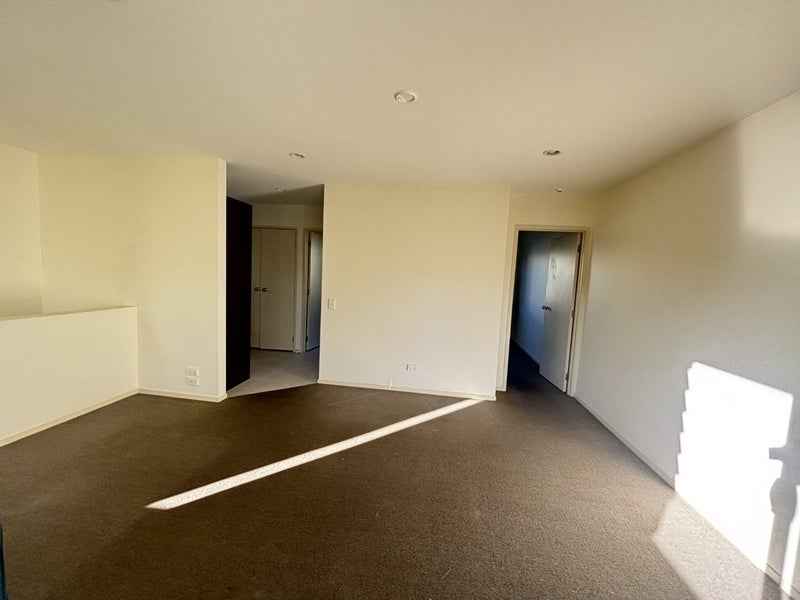 11B/21 Hunters Park Drive, Three Kings, Auckland - Carousel 2