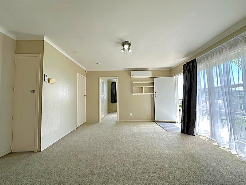 8/11 Kings Road, Panmure, Auckland - Carousel 1