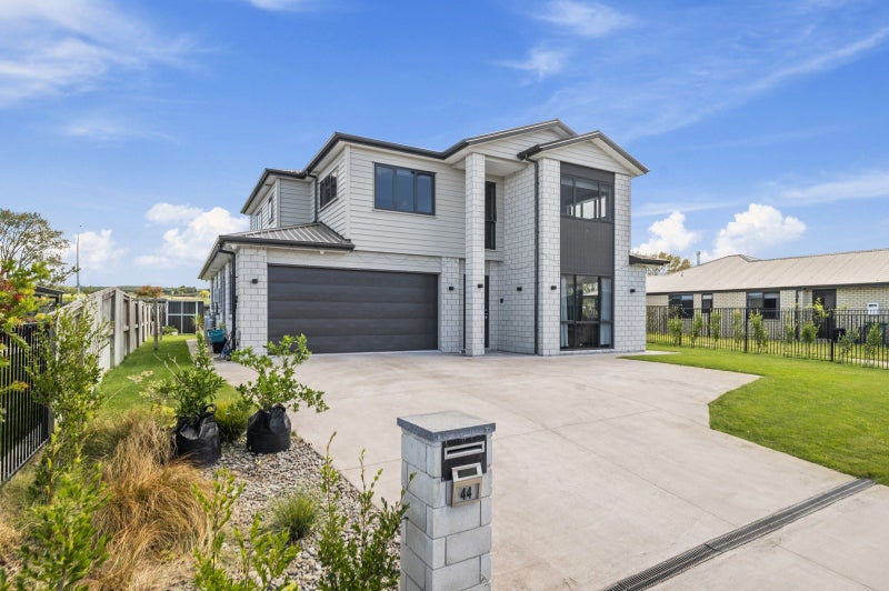 44 Huka Heights Drive, Rangatira Park, Taupo - Carousel 2