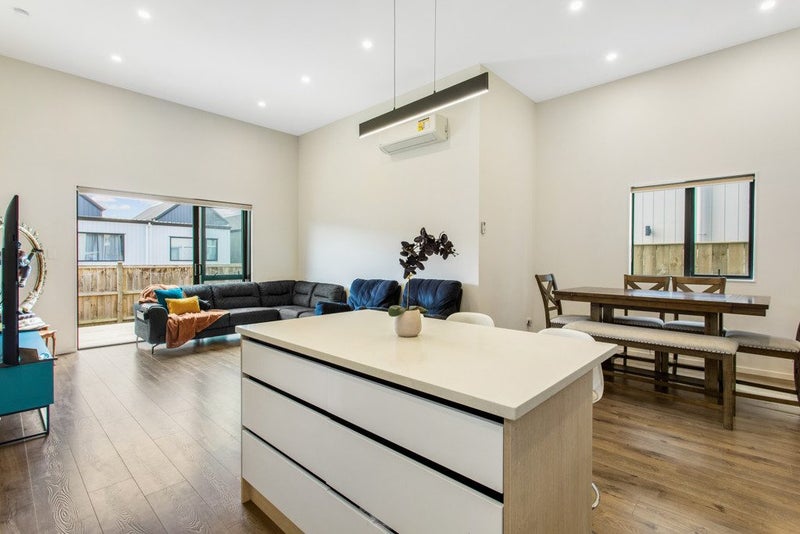 27 Hermitage Street, Flat Bush, Auckland - Carousel 2