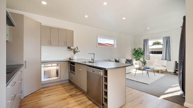 27 Wades Avenue, Saint Martins, Christchurch - Carousel 2