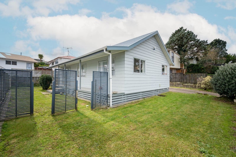 1 Wattle Place, Chartwell, Hamilton - Carousel 1