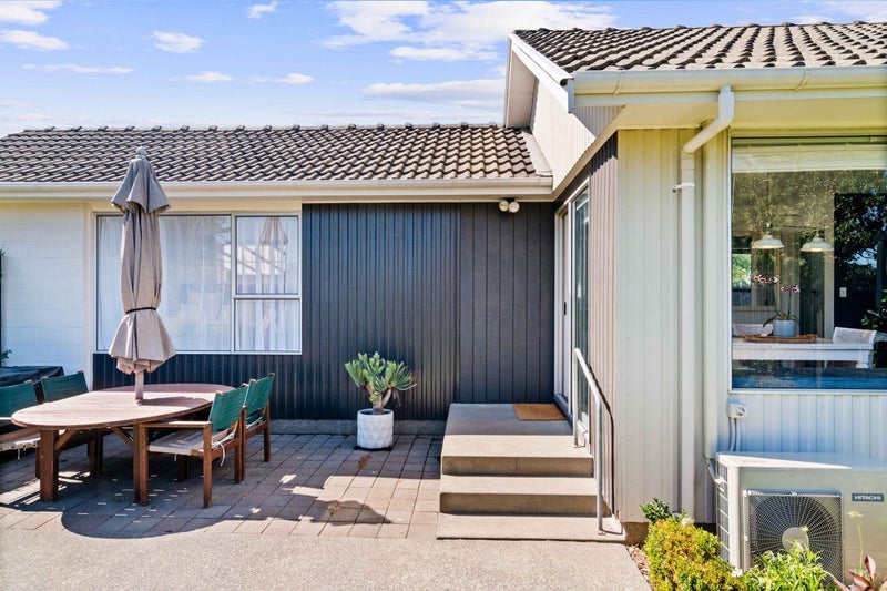 37 Oakley Crescent, Hornby, Christchurch - Carousel 2