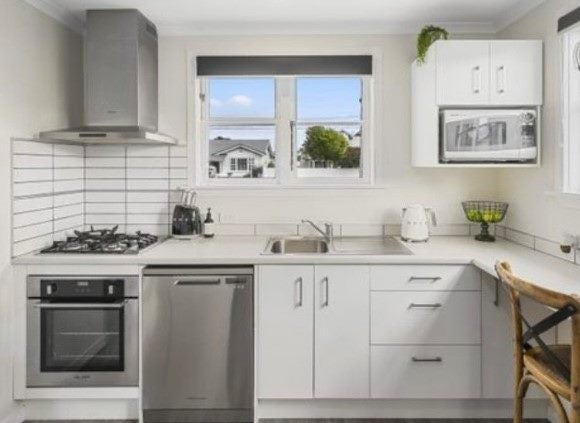 217 Knights Road, Hutt Central, Lower Hutt - Carousel 2