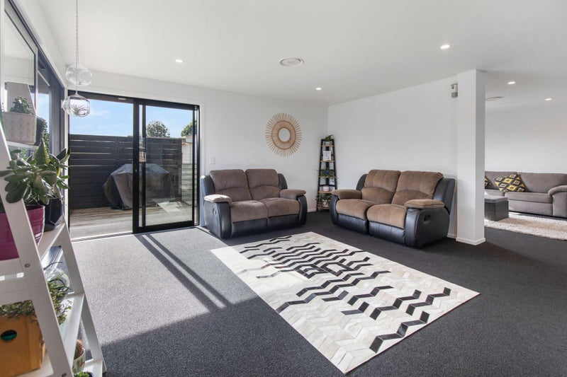 114A Hamlet Street, Stratford - Carousel 2