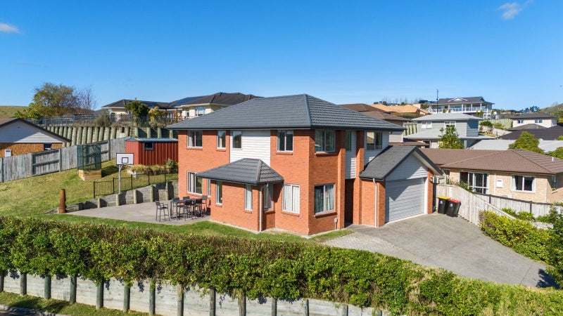 10 Elena Place, Welcome Bay, Tauranga - Carousel 1