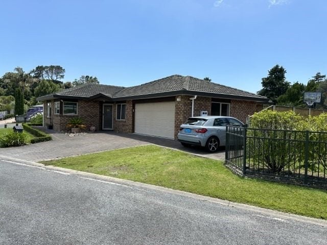 10 Heronvale Way, Brookfield, Tauranga - Carousel 2