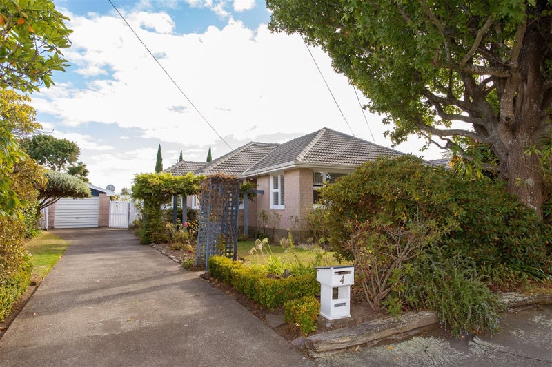 4 Vardon Crescent, Shirley, Christchurch - Carousel 2