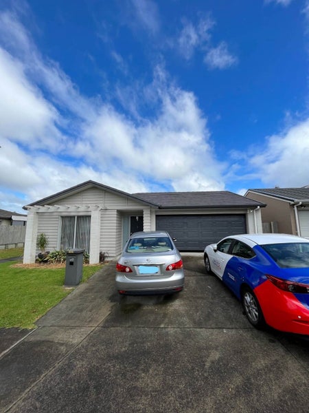 60 Kauri Drive, Takanini, Auckland - Carousel 1
