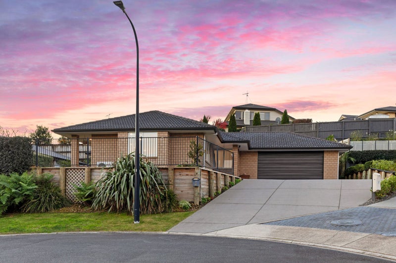 7 Arthur Grove, Bethlehem, Tauranga - Carousel 1