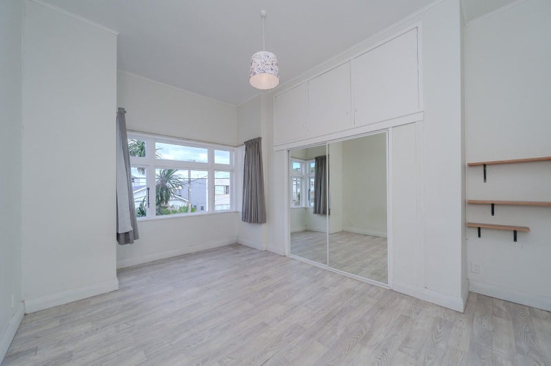 24 Luxford St, Berhampore, Wellington - Carousel 1