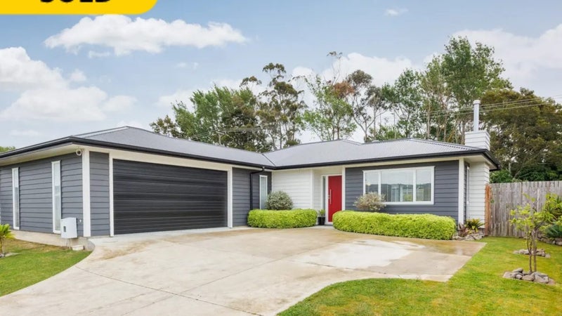 41 Coutts Way, Fitzherbert, Palmerston North - Carousel 1