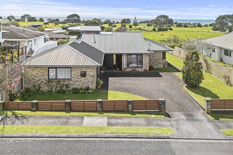 9 Chatswood Grove, Fitzroy, New Plymouth - Carousel 1