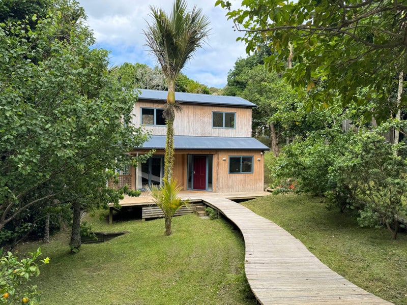 1 Te Toki Road, Ostend, Waiheke Island - Carousel 1