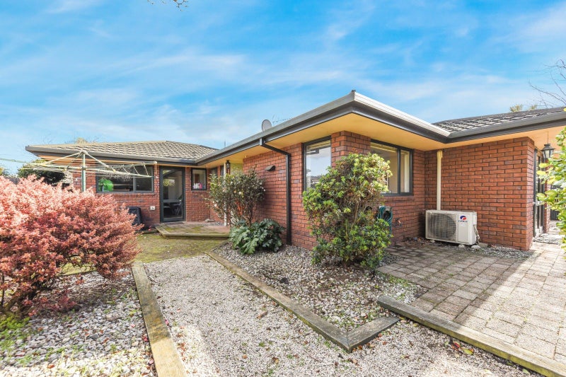 2 Harcourt Place, Wakefield - Carousel 2