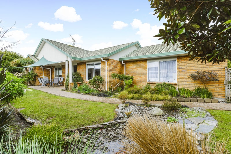 15 Sheriff Place, Randwick Park, Auckland - Carousel 1
