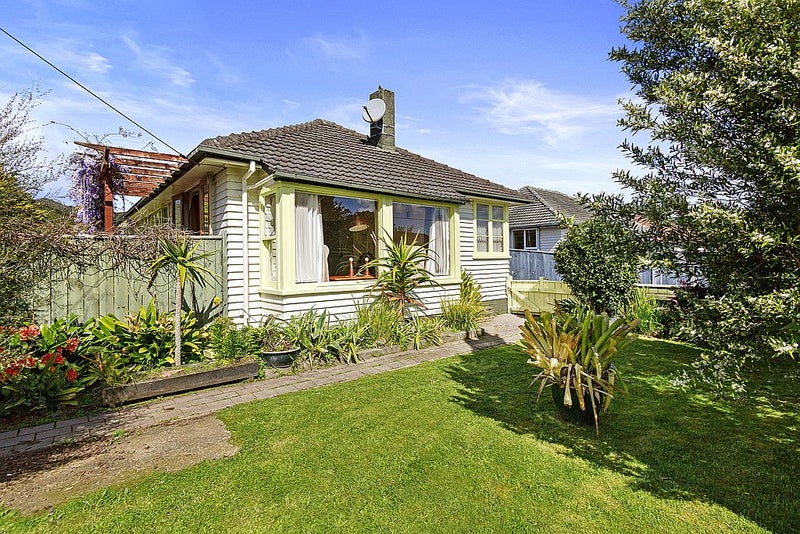 30 Colson Street, Avalon, Lower Hutt - Carousel 1