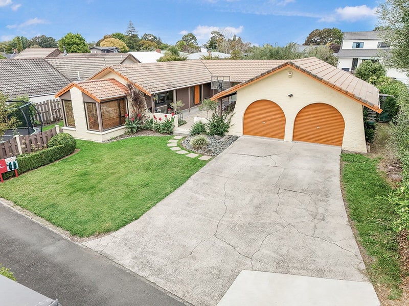 6 Mayfair Avenue, Chartwell, Hamilton - Carousel 1