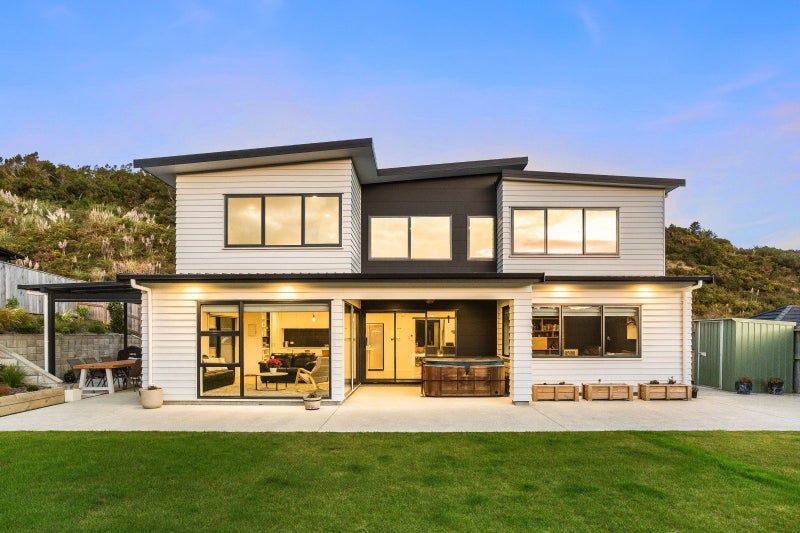 194 Navigation Drive, Whitby, Porirua - Carousel 23