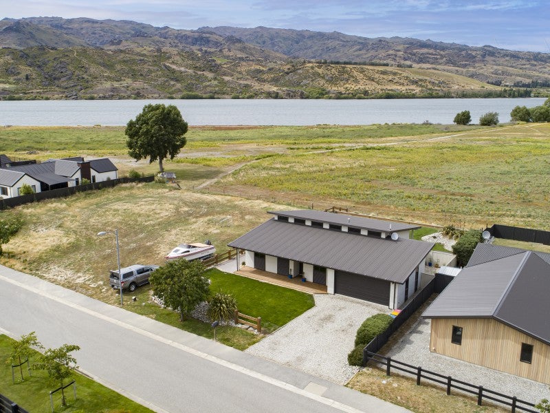 48 Perriam Place, Mount Pisa - Carousel 25