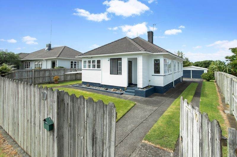 10 Court crescent, Panmure, Auckland - Carousel 1