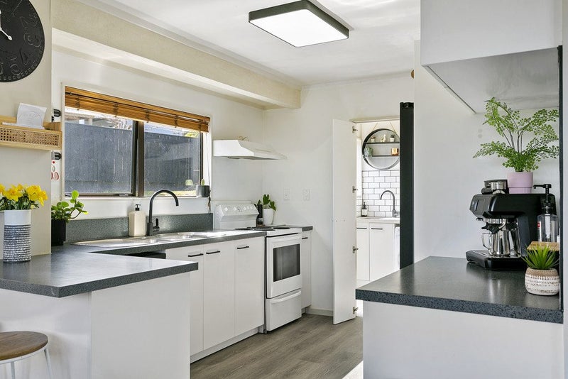 12 Holland Grove, Richmond Heights, Taupo - Carousel 1