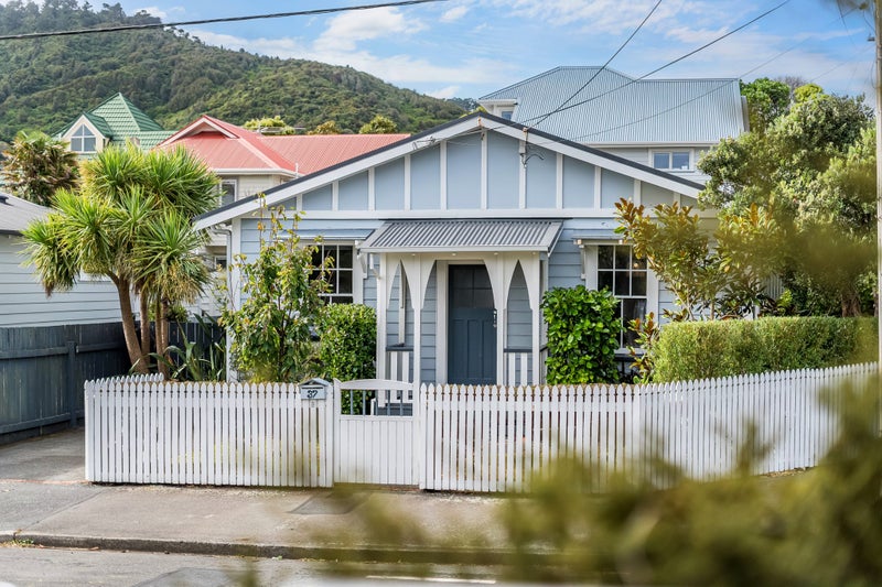 37 Tarikaka Street, Ngaio, Wellington - Carousel 1