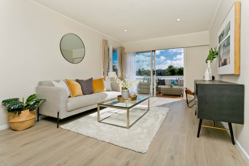 19 Wylie Avenue, Sunnynook, Auckland - Carousel 2