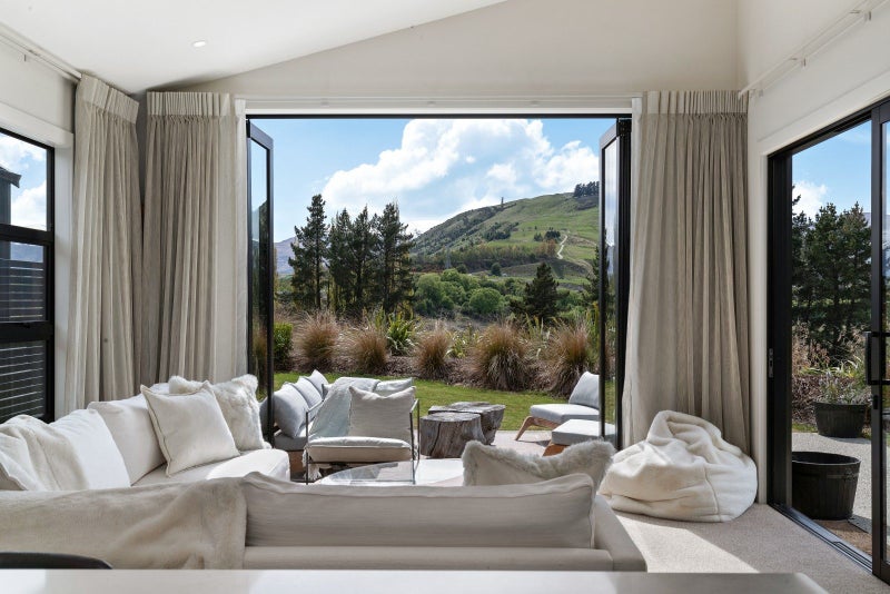 23 Alps View Place, Lake Hayes, Queenstown - Carousel 2