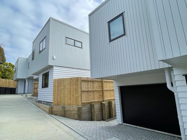 22A Aorangi Place, Birkenhead, Auckland - Carousel 2