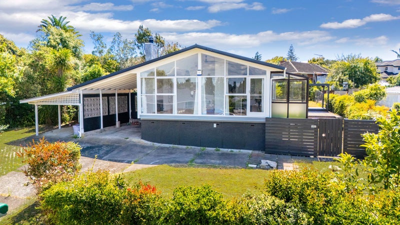 6 Ware Place, Pakuranga Heights, Auckland - Carousel 1