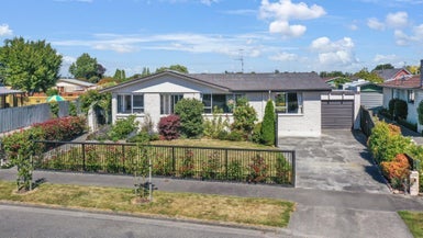 11 Glassey Drive, Allenton, Ashburton - Carousel 1