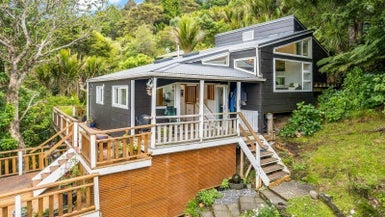 20 Warner Park Avenue, Laingholm, Auckland - Carousel 1