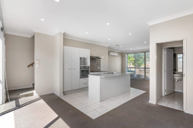 13 Concepts Way, Flat Bush, Auckland - Carousel 2