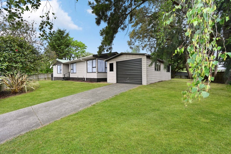 17 Crawshaw Drive, Nawton, Hamilton - Carousel 1