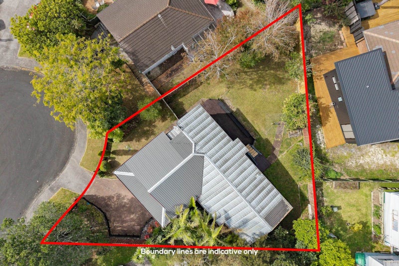 17 Madigan Place, Glendene, Auckland - Carousel 1